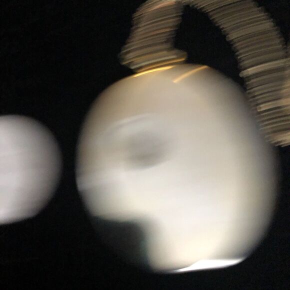 Vintage Flower Engraved Gold tone Hinged Oval Pic Locket Pendant 18" Necklace - Picture 9 of 9